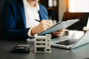 積算価格とは？　実勢価格との違いや計算方法、不動産投資で重要な理由を解説